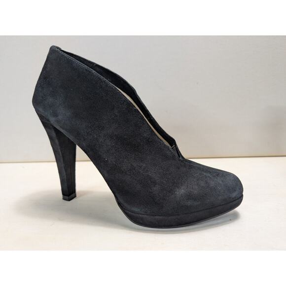 Women's Michael Kors Black Suede V Shaped Slip-on Ankle Heels Booties size 8M - Picture 2 of 10